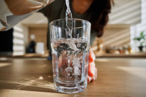Can This Weird Water Make Fibromyalgia Pain DISAPPEAR?!